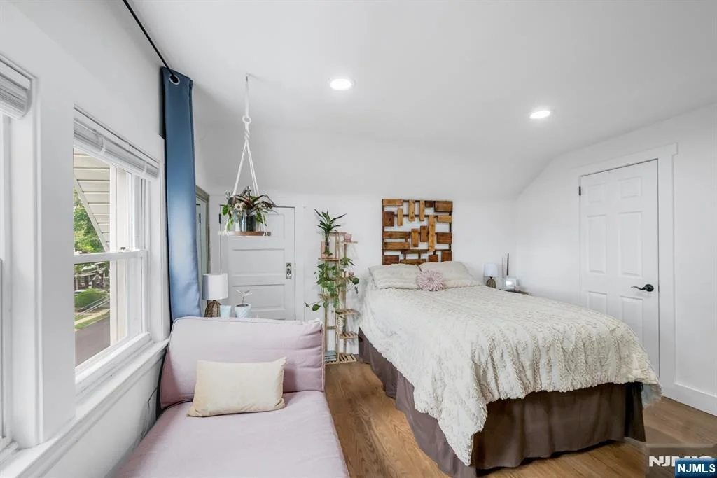 Photo of 49 Walnut