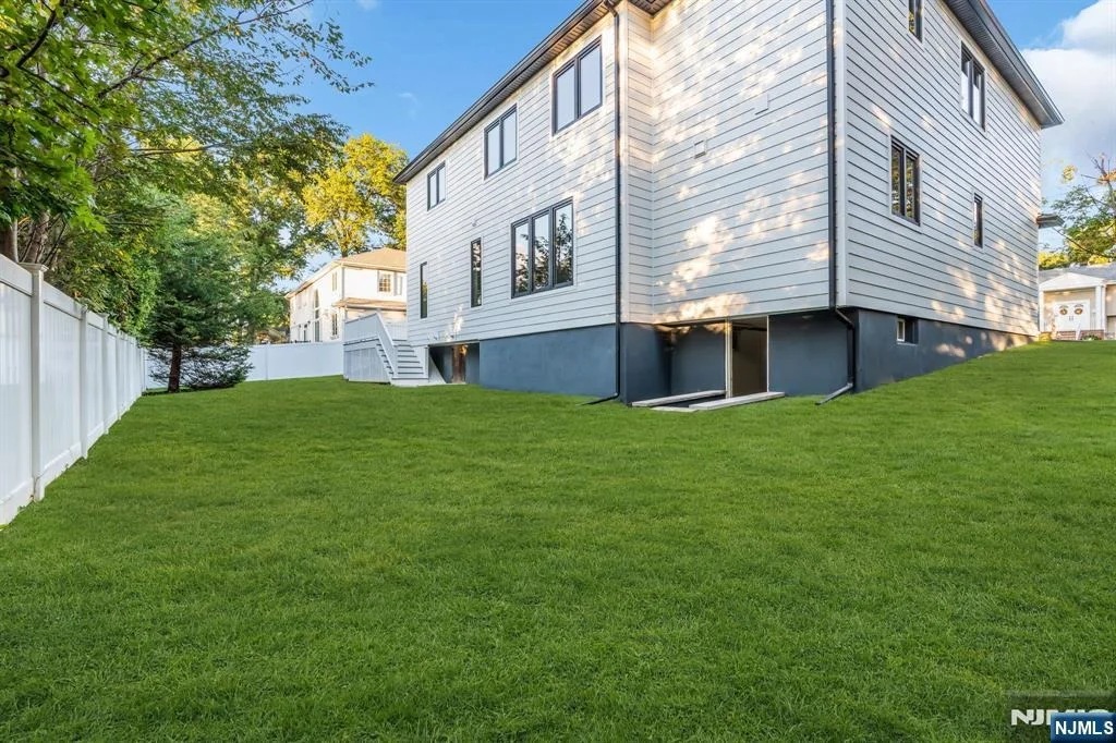 Photo of 515 Salem