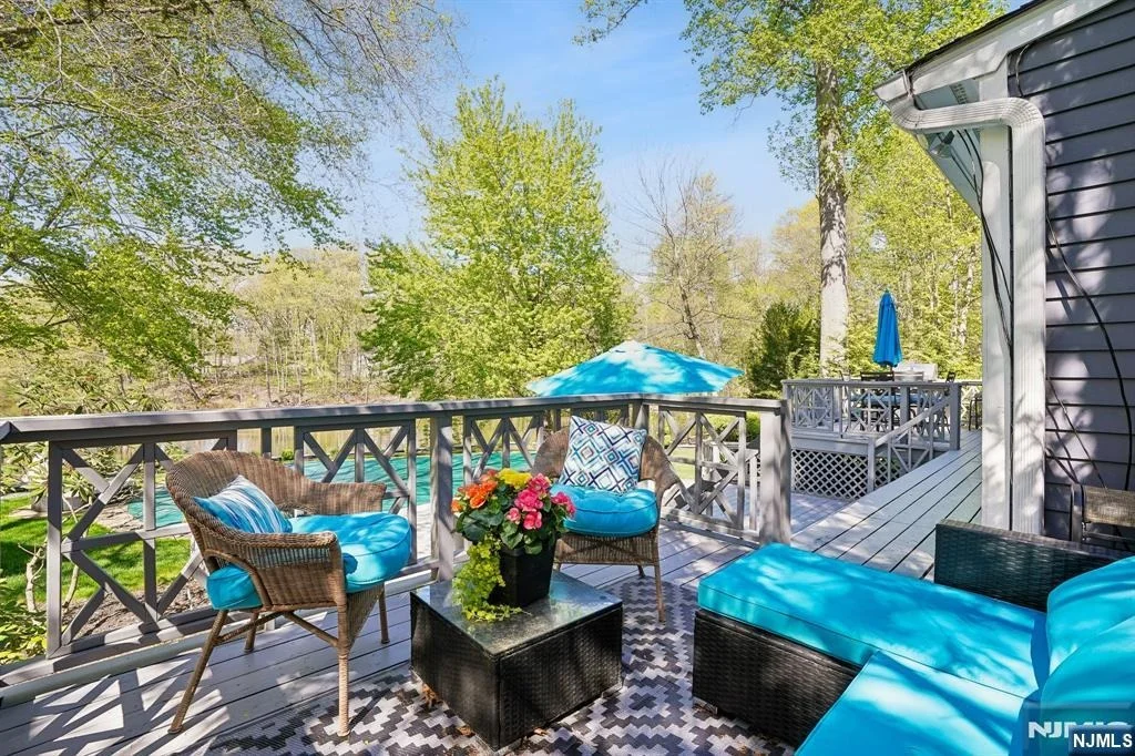 Photo of 372 Lakeview