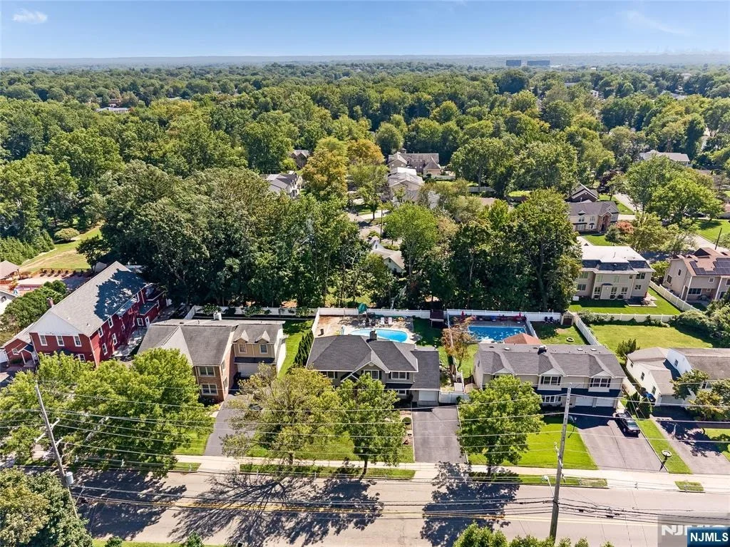 Photo of 64 Spring Valley