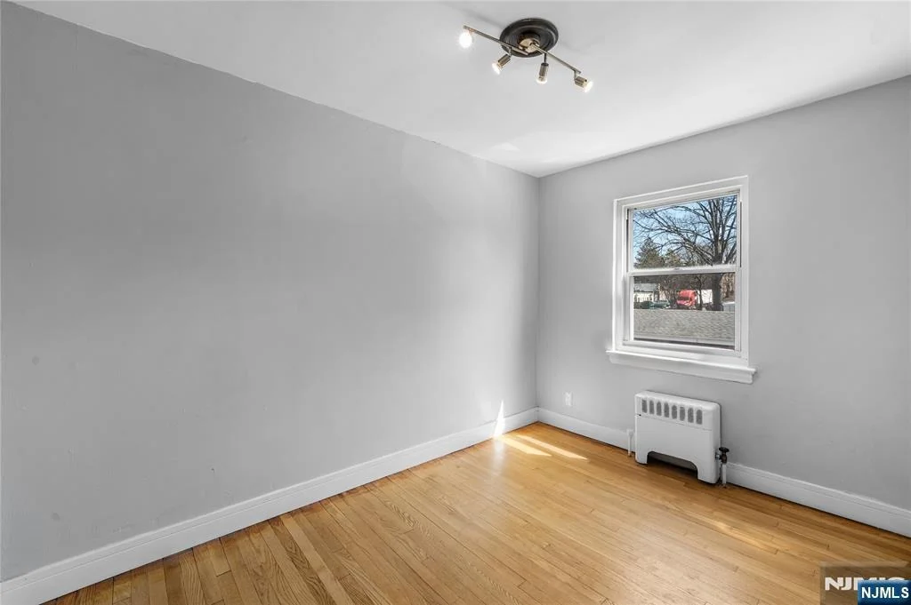 Photo of 418 Esplanade