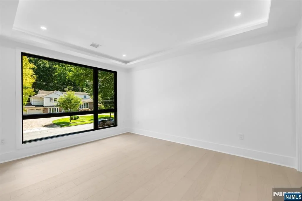 Photo of 391 Burnet