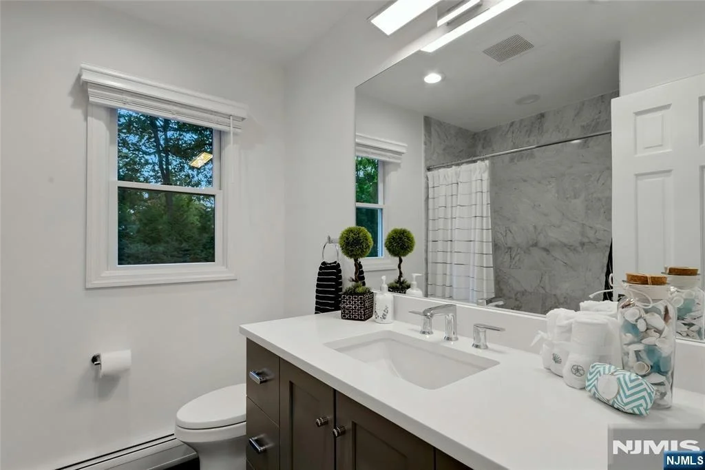 Photo of 545 Miller