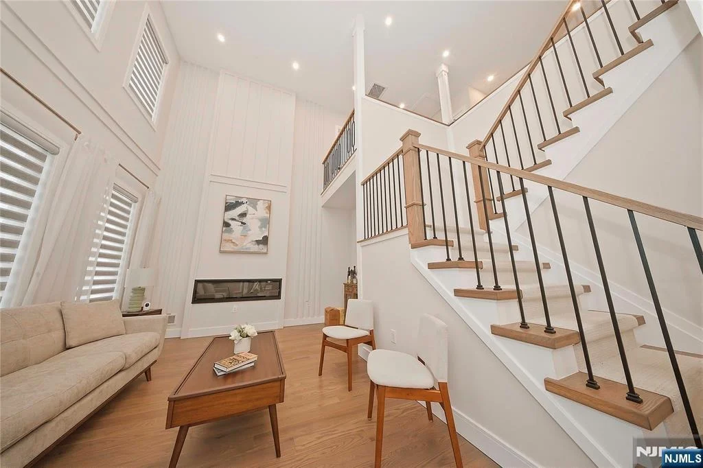 Photo of 66 Knollwood