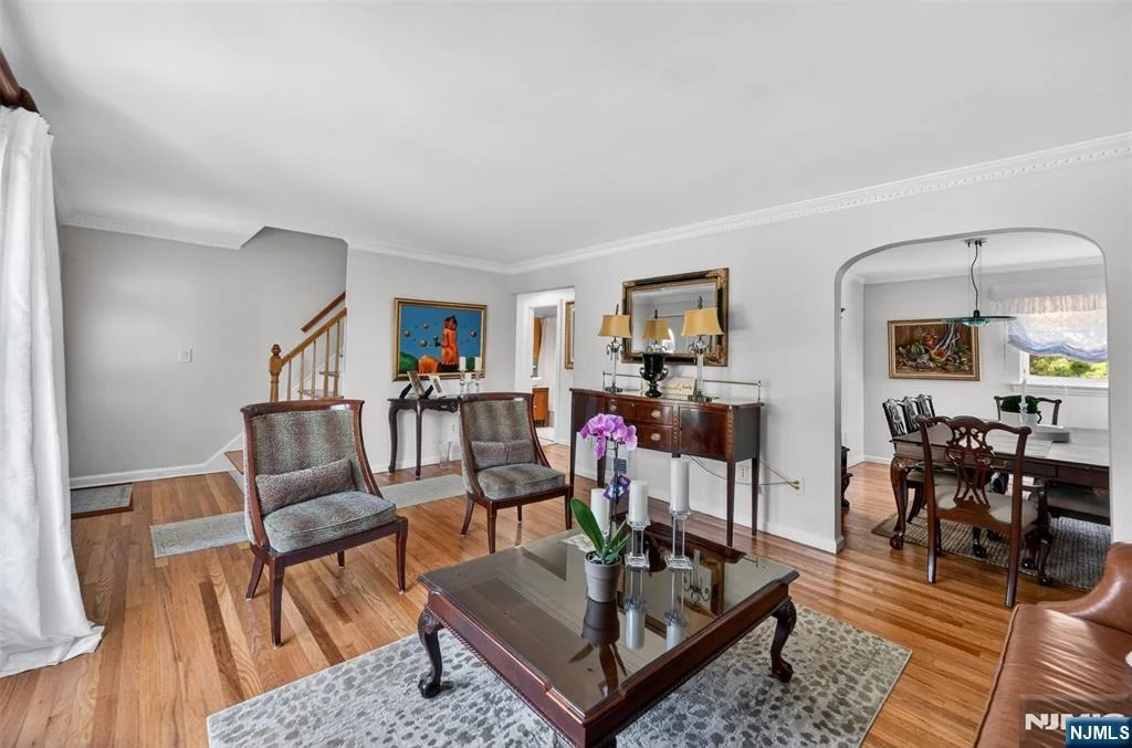 Photo of 413 Maple Hill