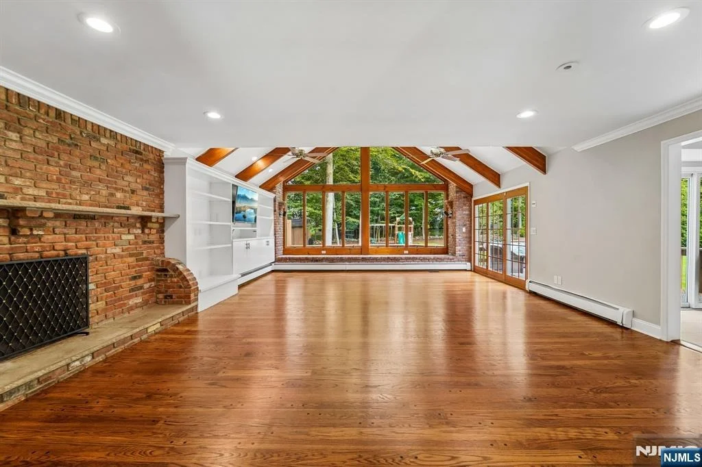 Photo of 17 Colonial