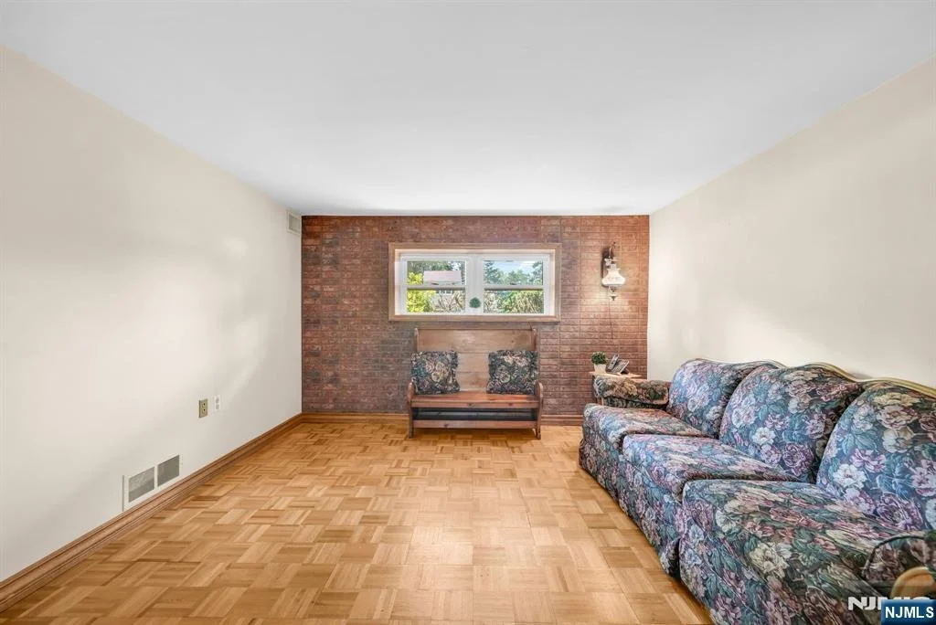 Photo of 19 Lawrence