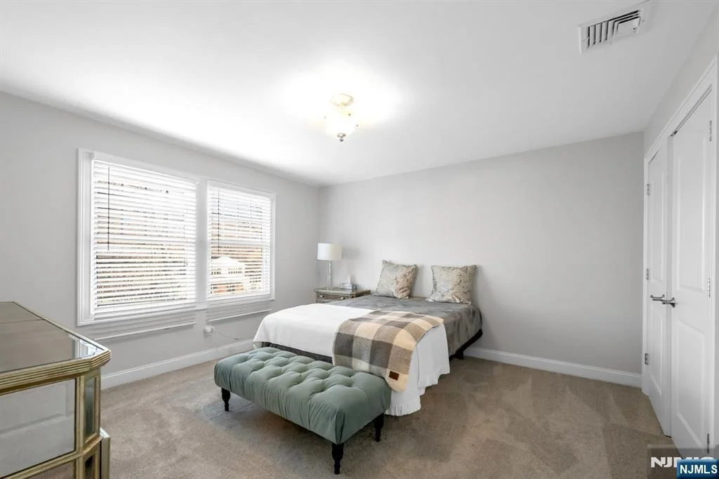 Photo of 631 Sargent