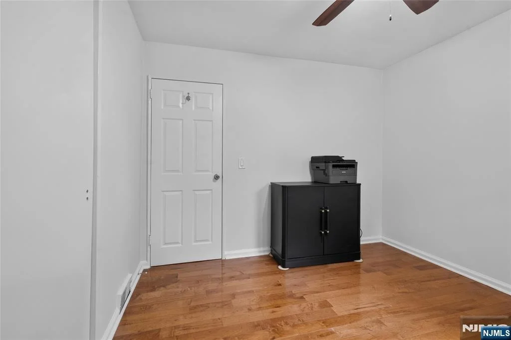 Photo of 8 Oak Crest