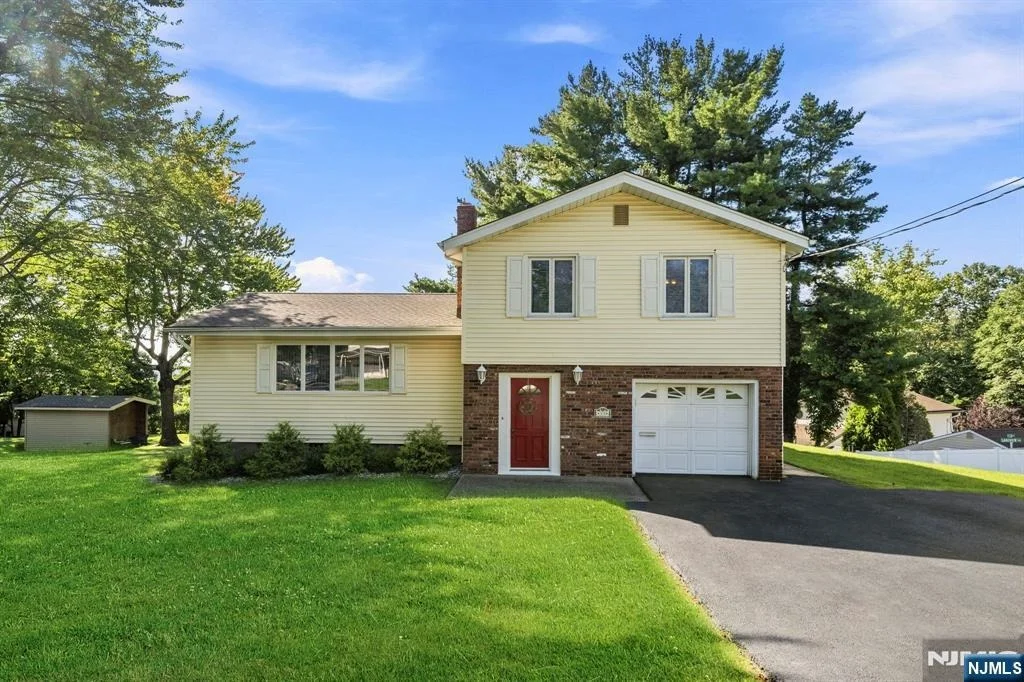 Photo of 33 Waling