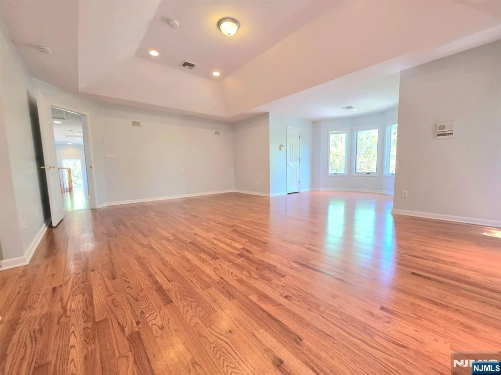 Photo of 335 Bullard