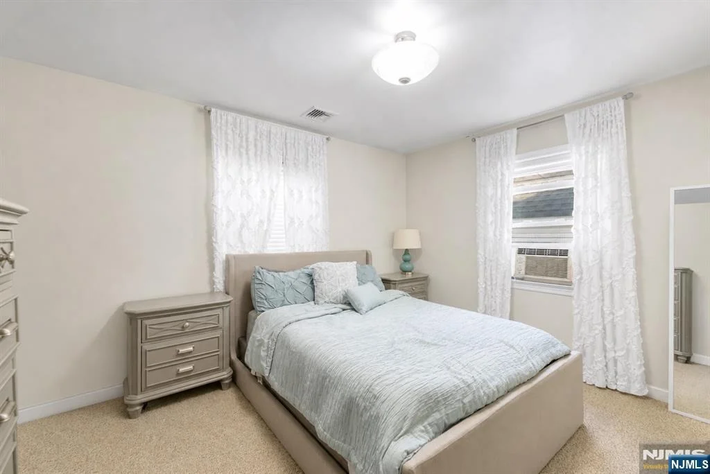 Photo of 99 Oneida