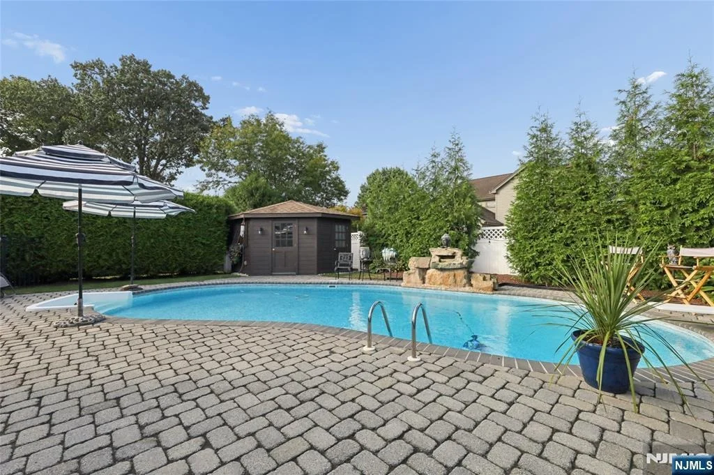 Photo of 599 Oak