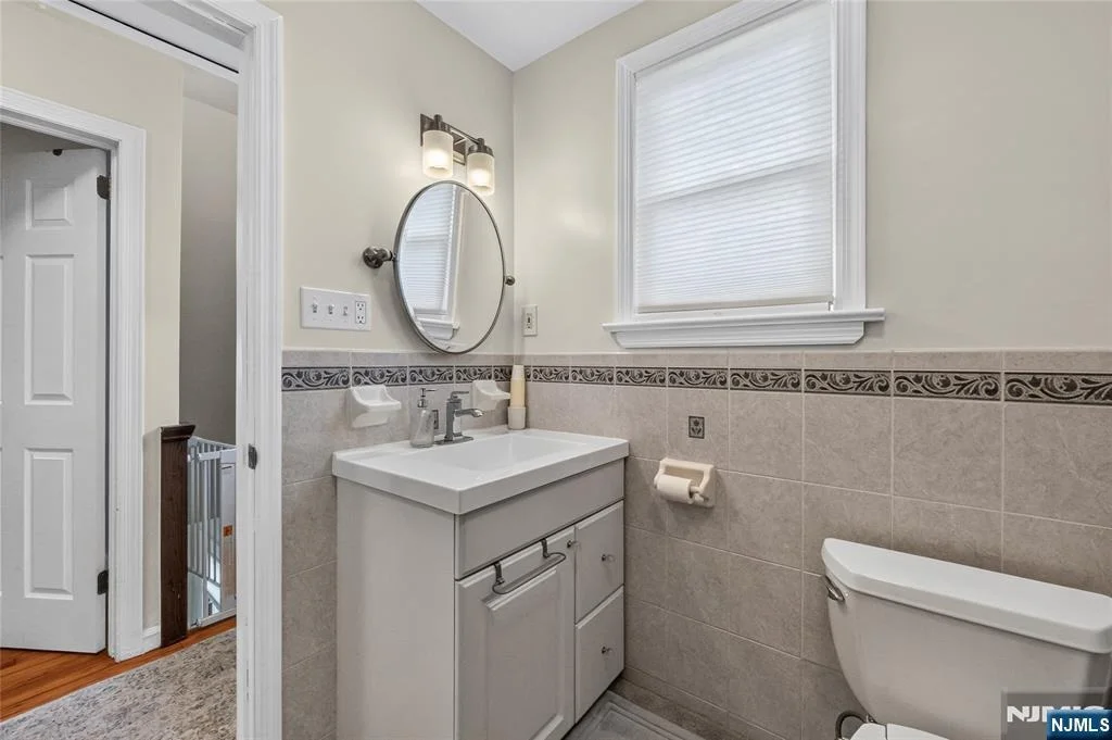 Photo of 129 Demarest