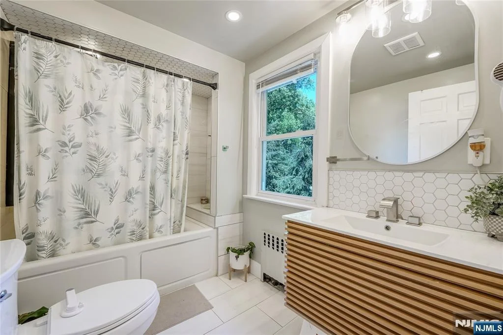 Photo of 776 Maple