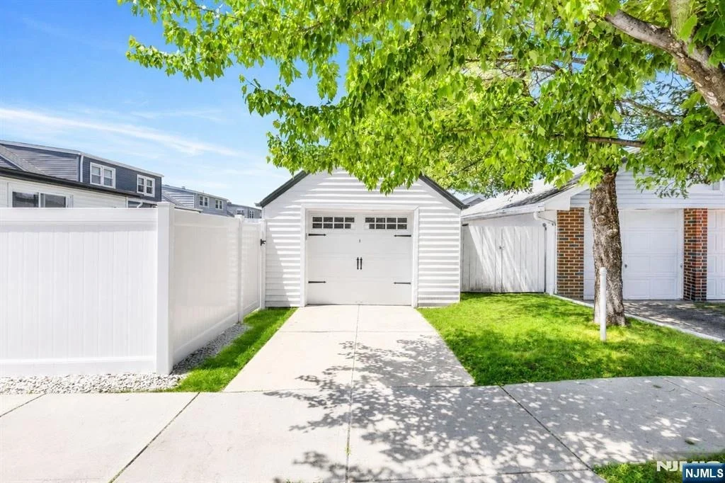 Photo of 385 Copeland