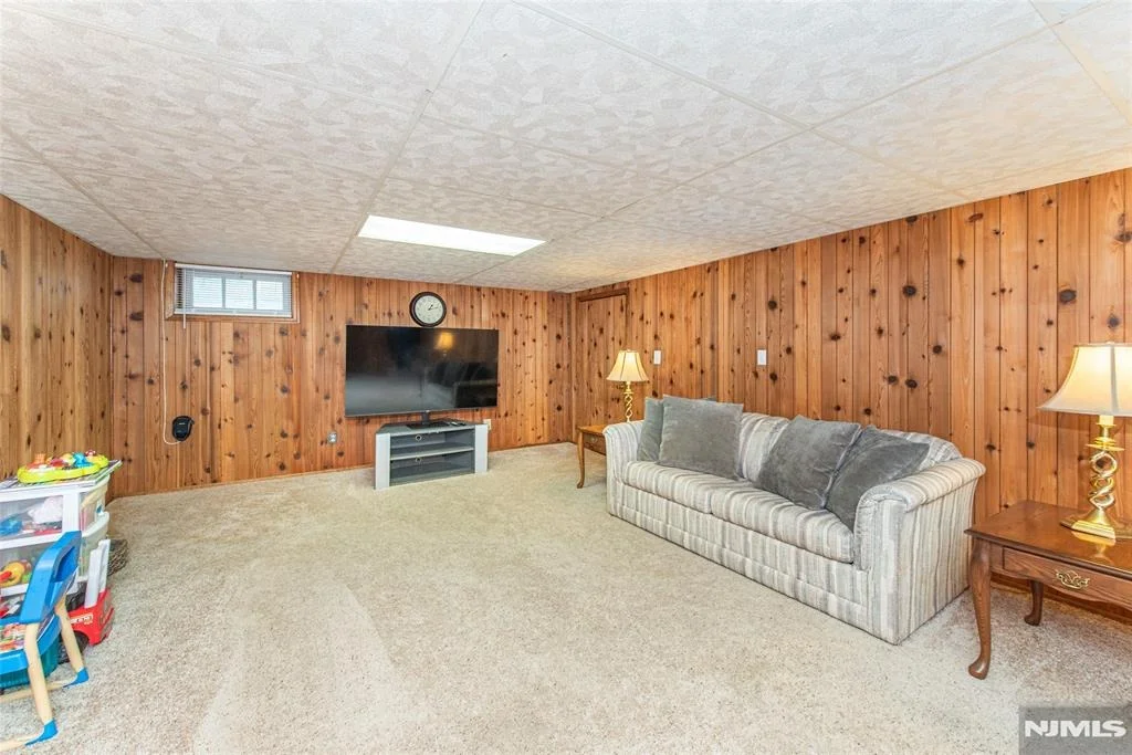 Photo of 4 Oak Ridge