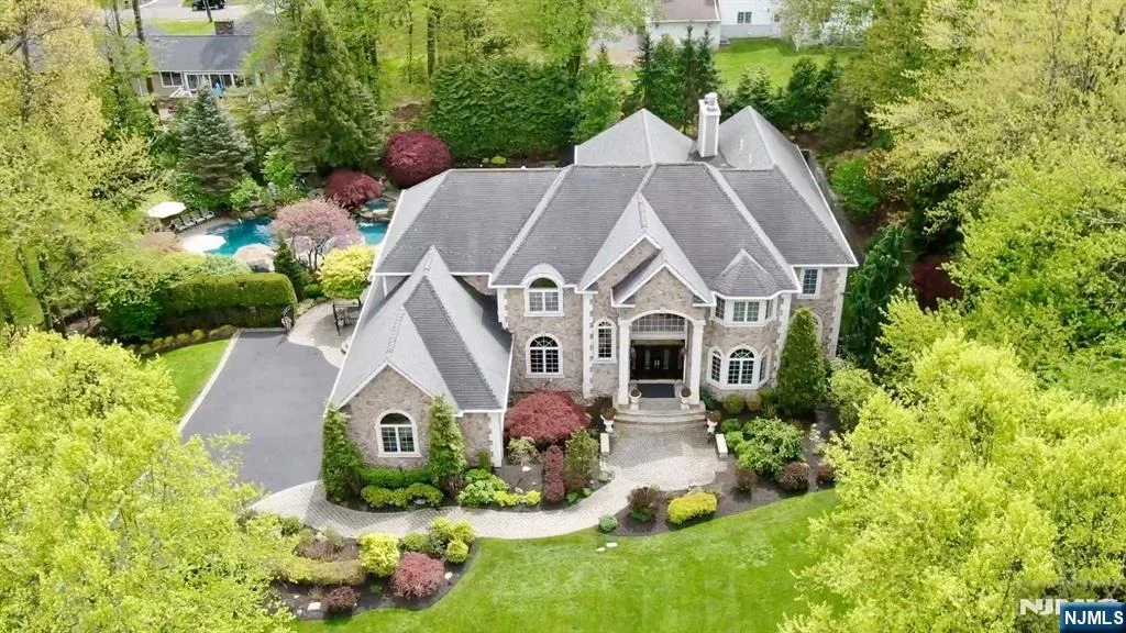 Photo of 457 Devonshire