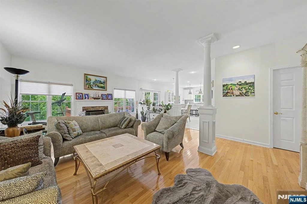 Photo of 6 Boulder
