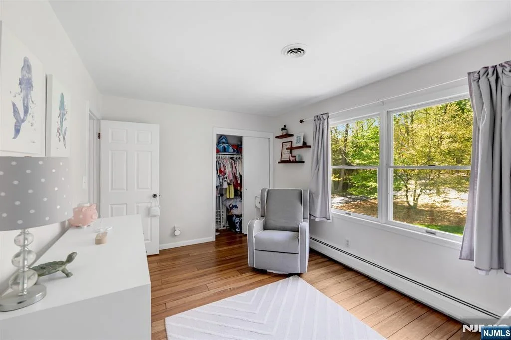 Photo of 558 W Saddle River