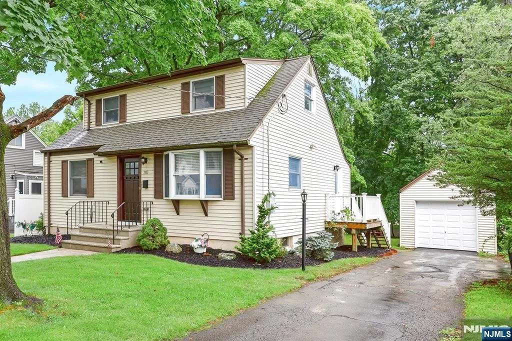 Photo of 30 Highwood