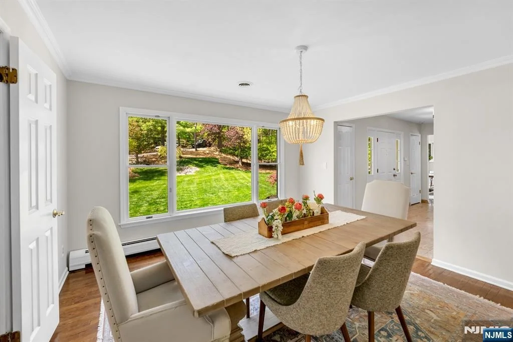 Photo of 558 W Saddle River