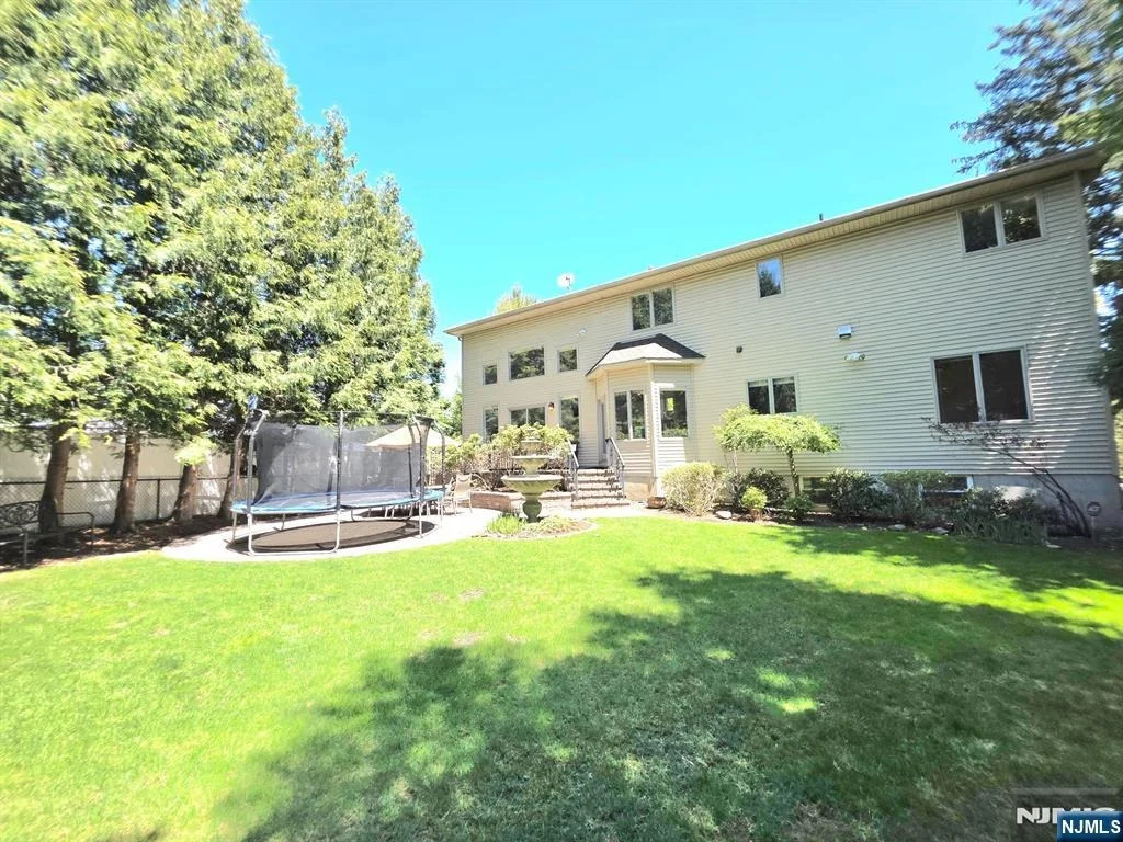 Photo of 335 Bullard