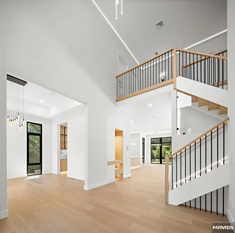 Photo of 302 Pine