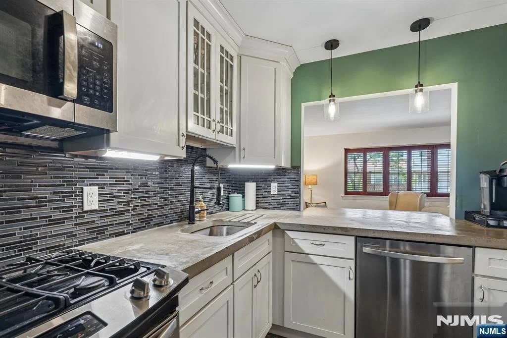 Photo of 25 River
