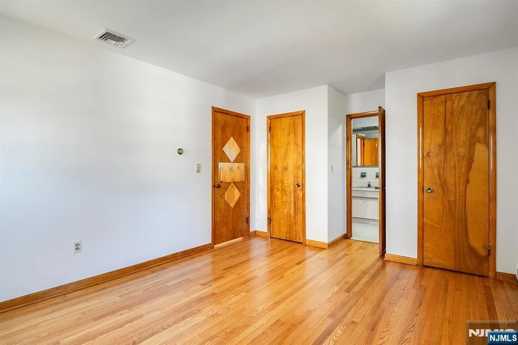Photo of 240 Ridge