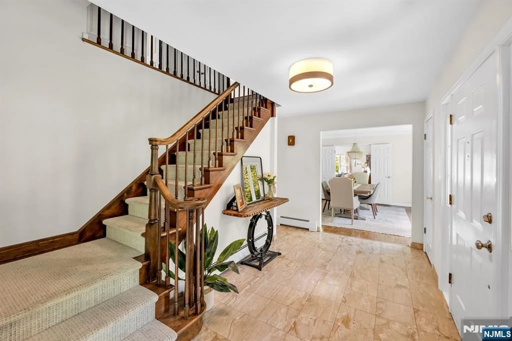 Photo of 558 W Saddle River