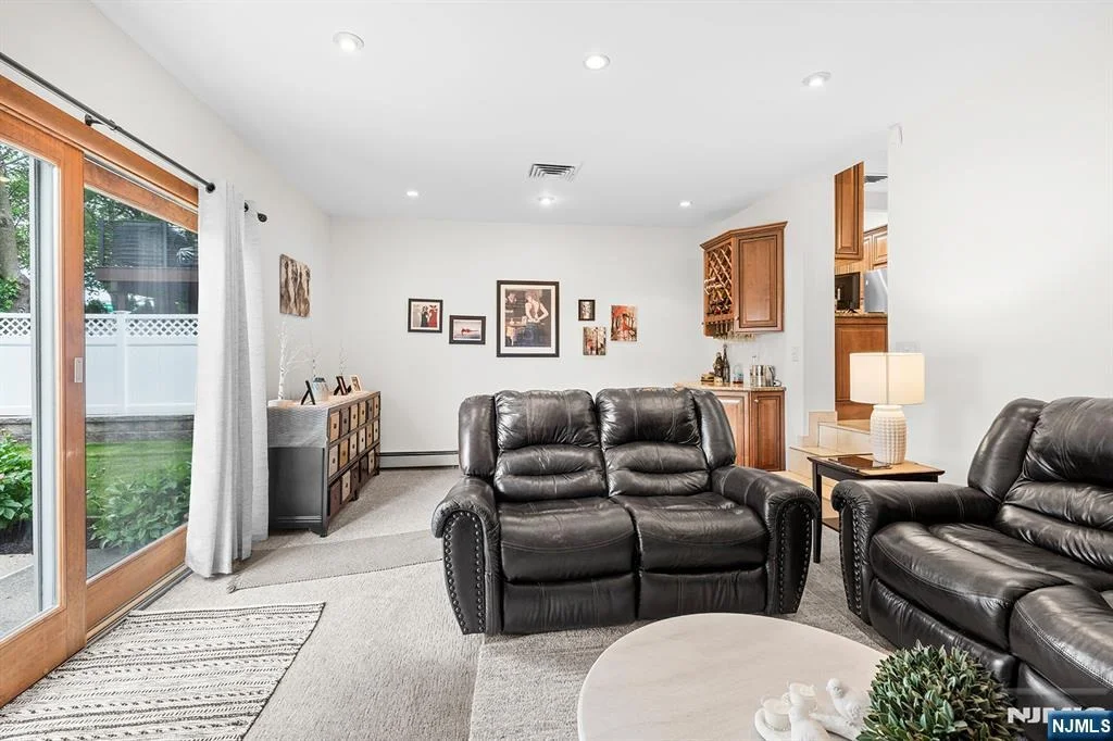 Photo of 1631 Maple