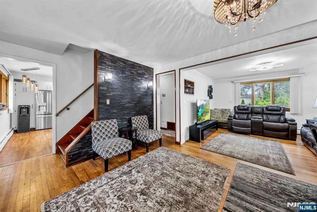 Photo of 101 Maple Hill