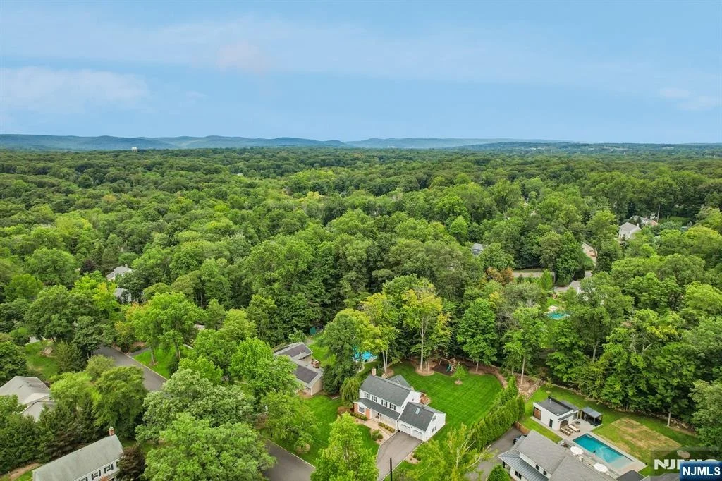 Photo of 17 Colonial