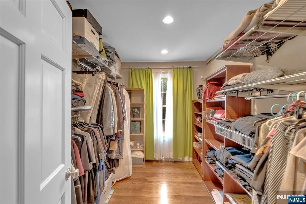 Photo of 1025 Maple