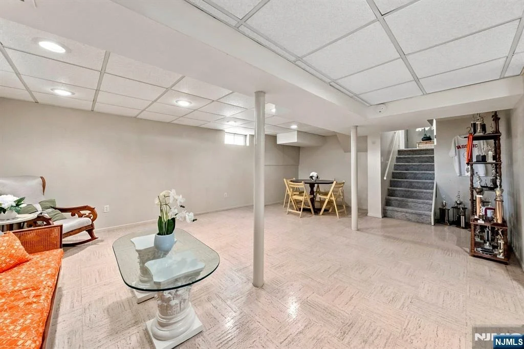 Photo of 33 Waling