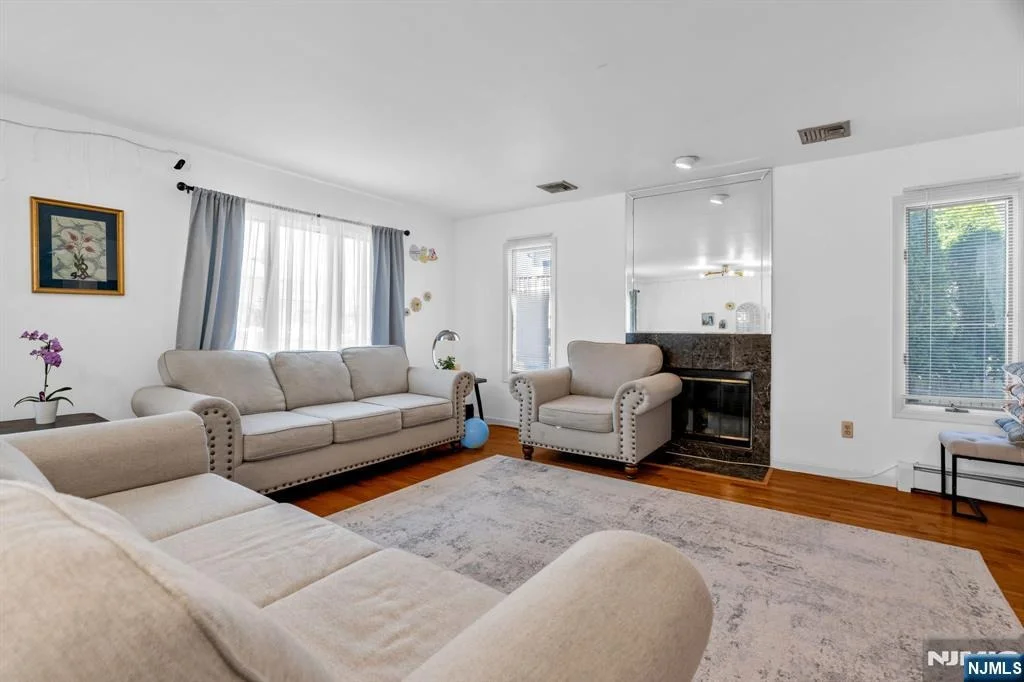 Photo of 266 Garibaldi
