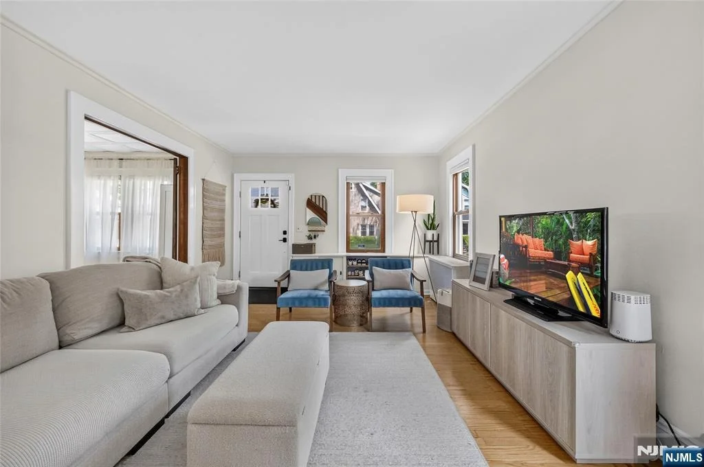Photo of 129 Demarest