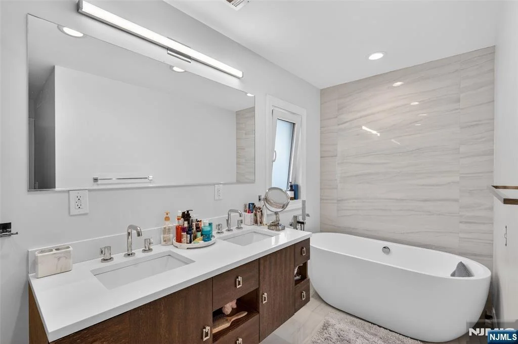 Photo of 577 Grenville