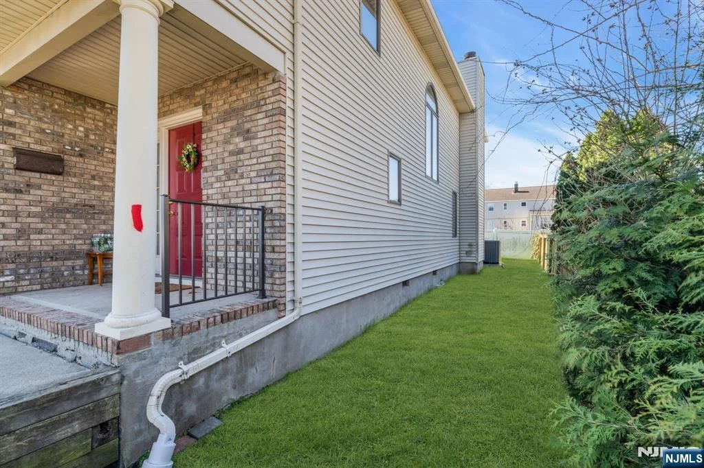Photo of 266 Garibaldi