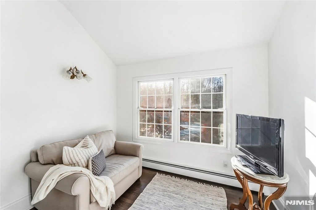 Photo of 27 Pine Hill