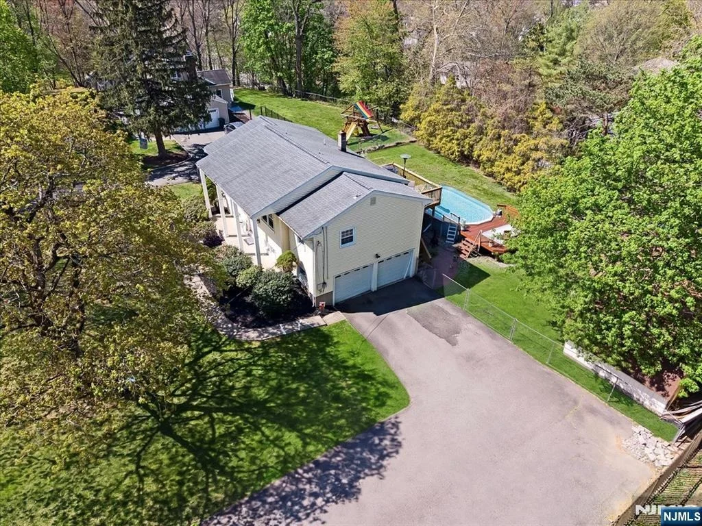 Photo of 26 Meslar