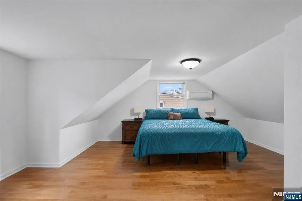 Photo of 8 Oak Crest