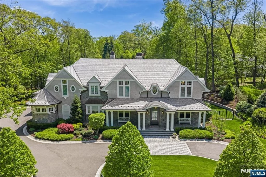 Photo of 555 Miller