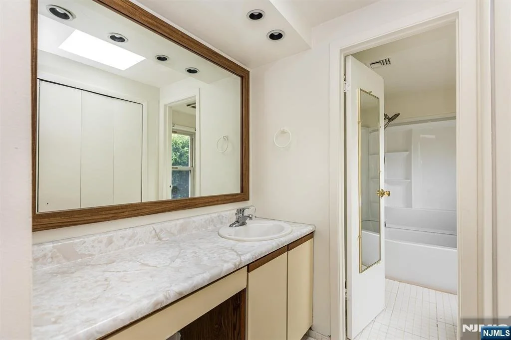 Photo of 373 Orange