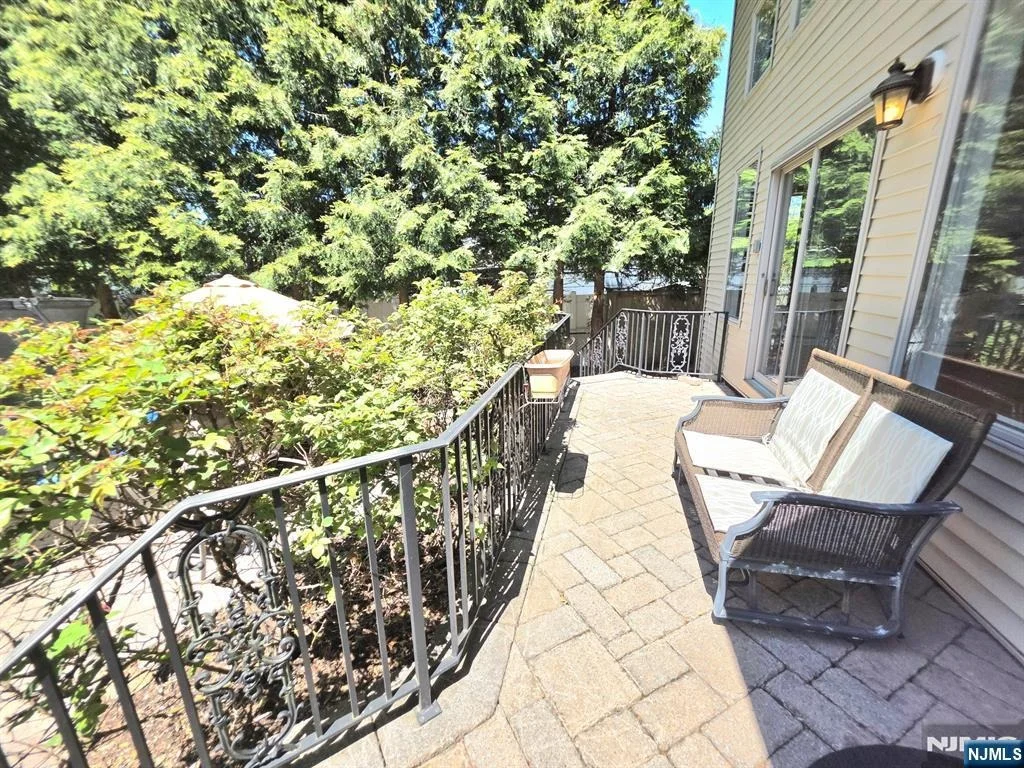 Photo of 335 Bullard