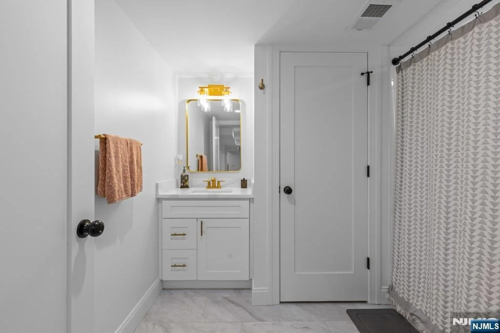 Photo of 385 Copeland