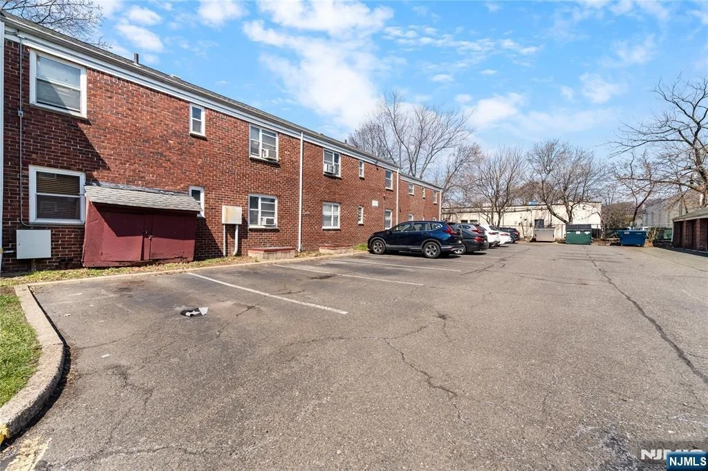 Photo of 418 Esplanade
