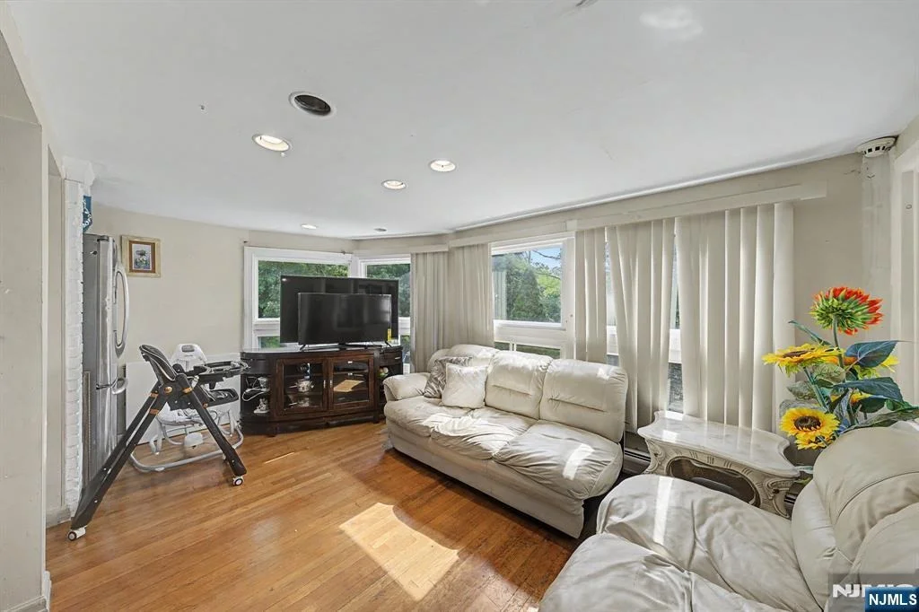Photo of 154 Ames