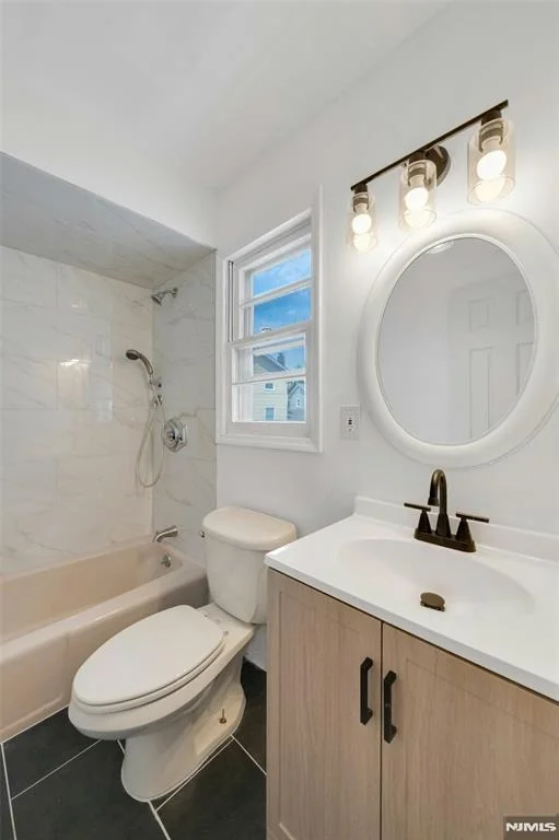 Photo of 183 Devon